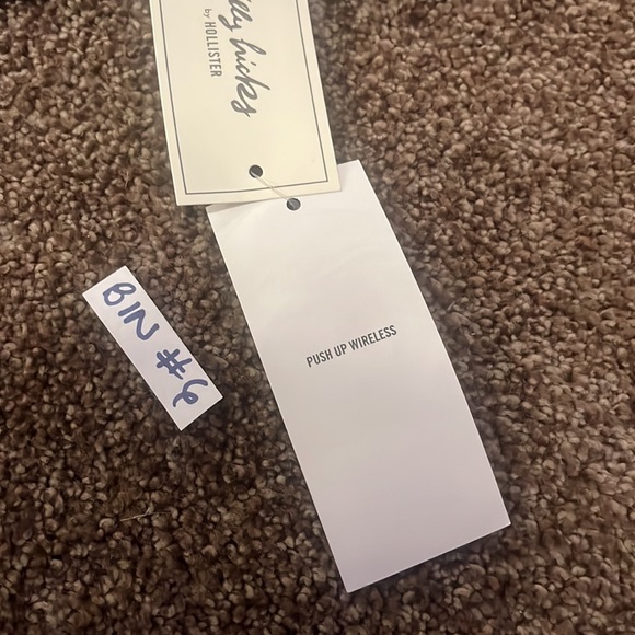 2/$30 34A gilly hicks by HOLLISTER bra. - Picture 3 of 6